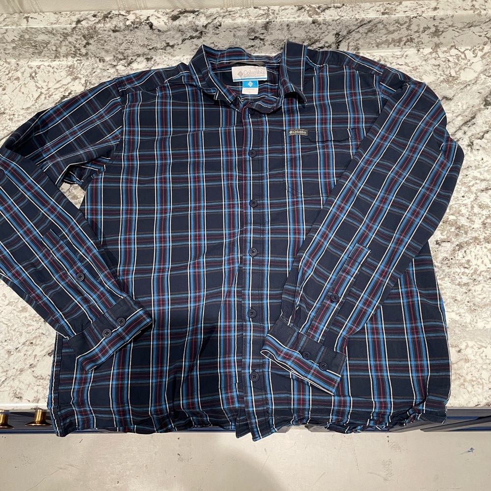 Mens Columbia long sleeve button down shirt